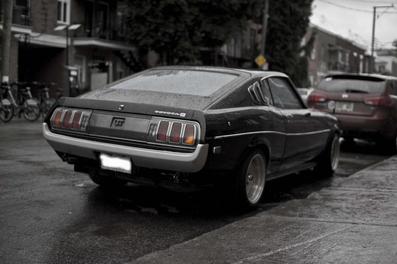 Illustration for article titled Damn, my street is more and more becoming a car geek paradise...